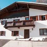 Сasa de vacaciones Traditionell-modernes Haus In Hoetting *
